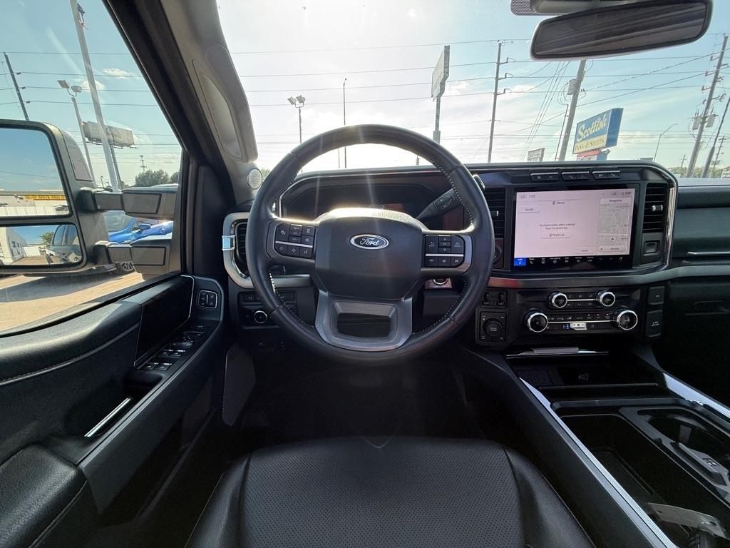 Ford F-250 SD Lariat Crew Cab 4WD 2024
