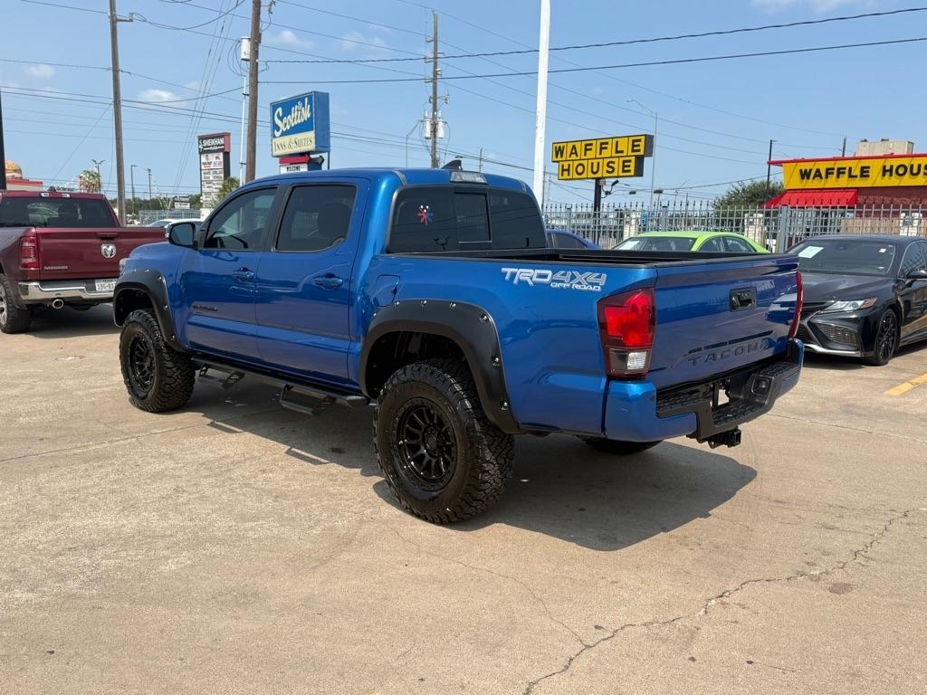 Toyota Tacoma TRD Off Road Double Cab 5' Bed V6 4x4 MT (Natl) 2018