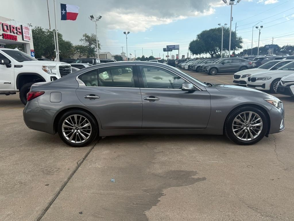Infiniti Q50 3.0t LUXE RWD 2019