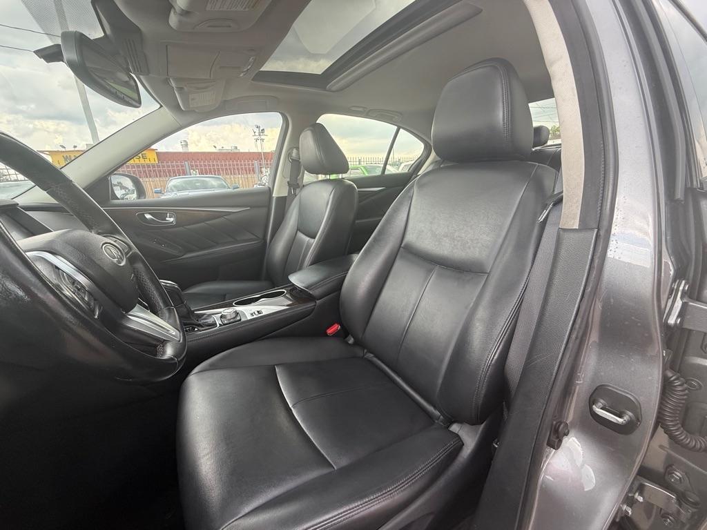 Infiniti Q50 3.0t LUXE RWD 2019