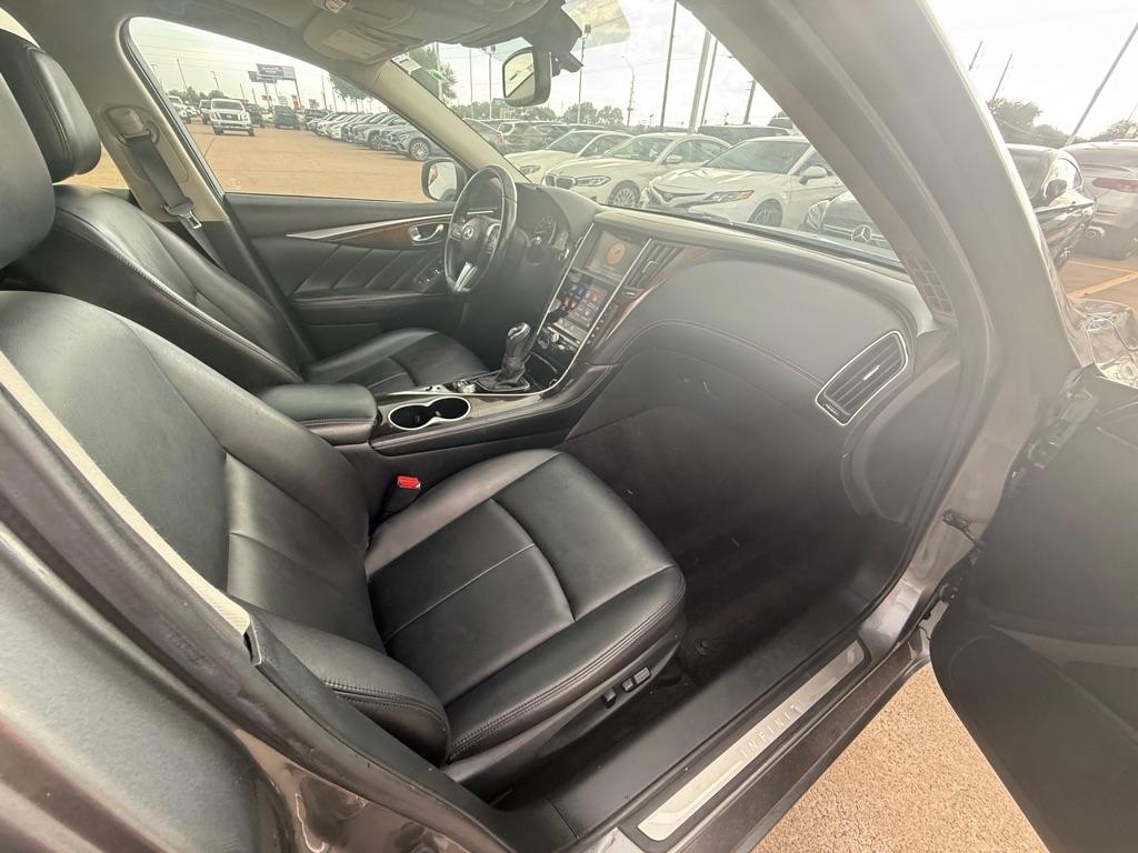 Infiniti Q50 3.0t LUXE RWD 2019