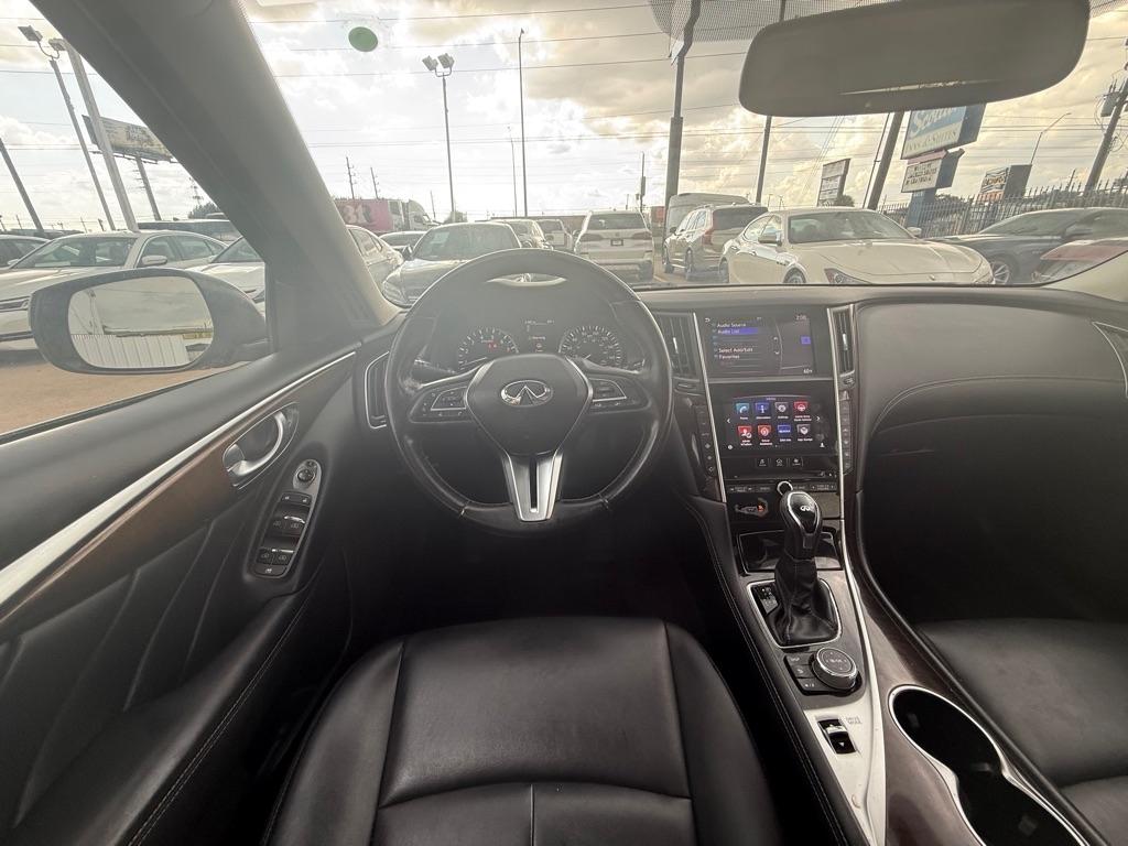 Infiniti Q50 3.0t LUXE RWD 2019