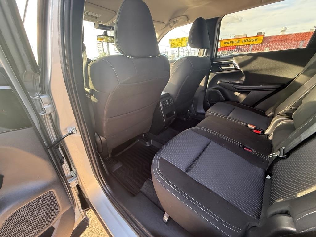 Mitsubishi Outlander ES FWD 2024