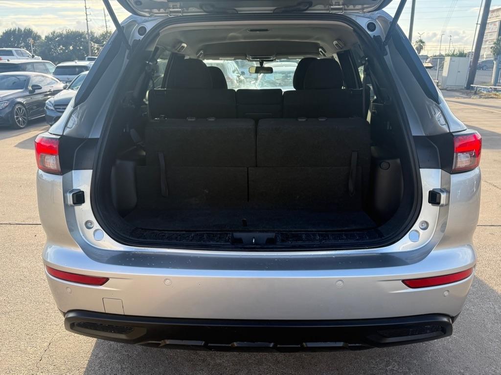 Mitsubishi Outlander ES FWD 2024