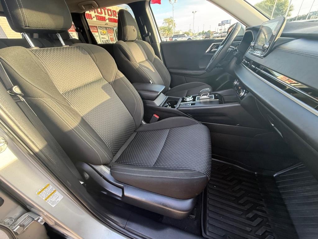 Mitsubishi Outlander ES FWD 2024