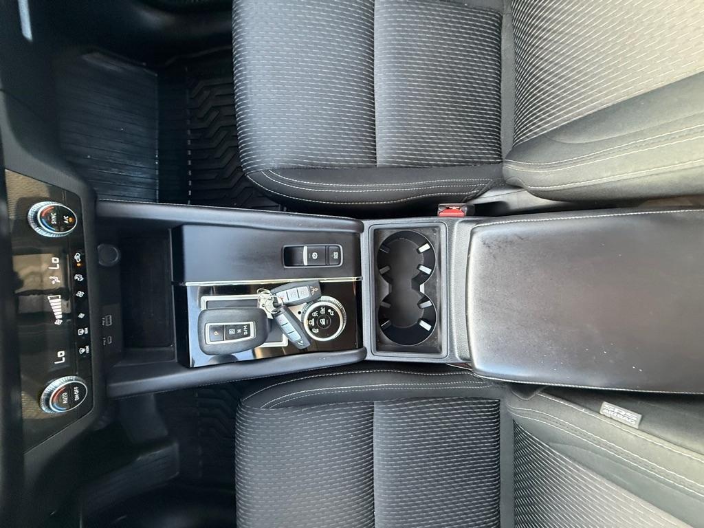 Mitsubishi Outlander ES FWD 2024