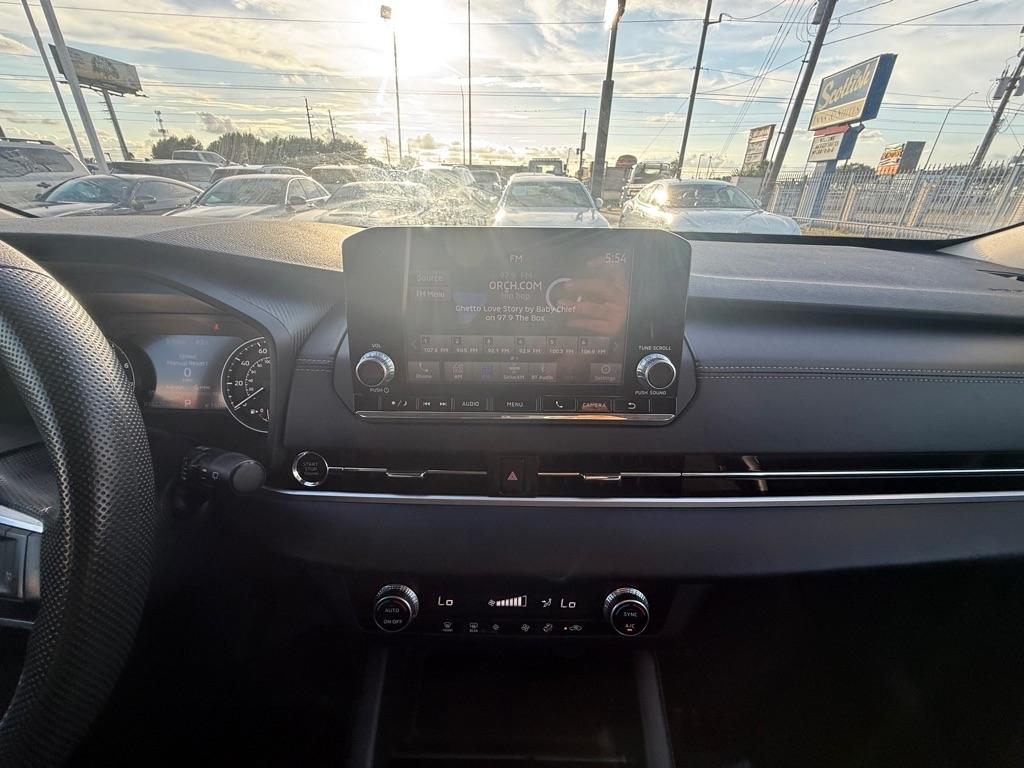 Mitsubishi Outlander ES FWD 2024