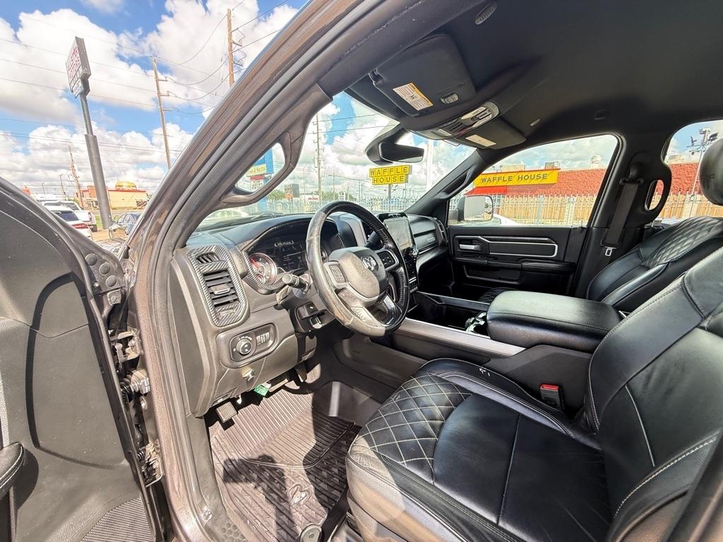 RAM 2500 Big Horn 4x4 Crew Cab 6'4" Box 2020
