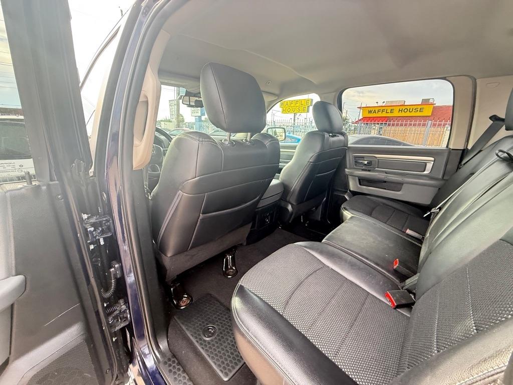 RAM 1500 SLT Crew Cab SWB 4WD 2017