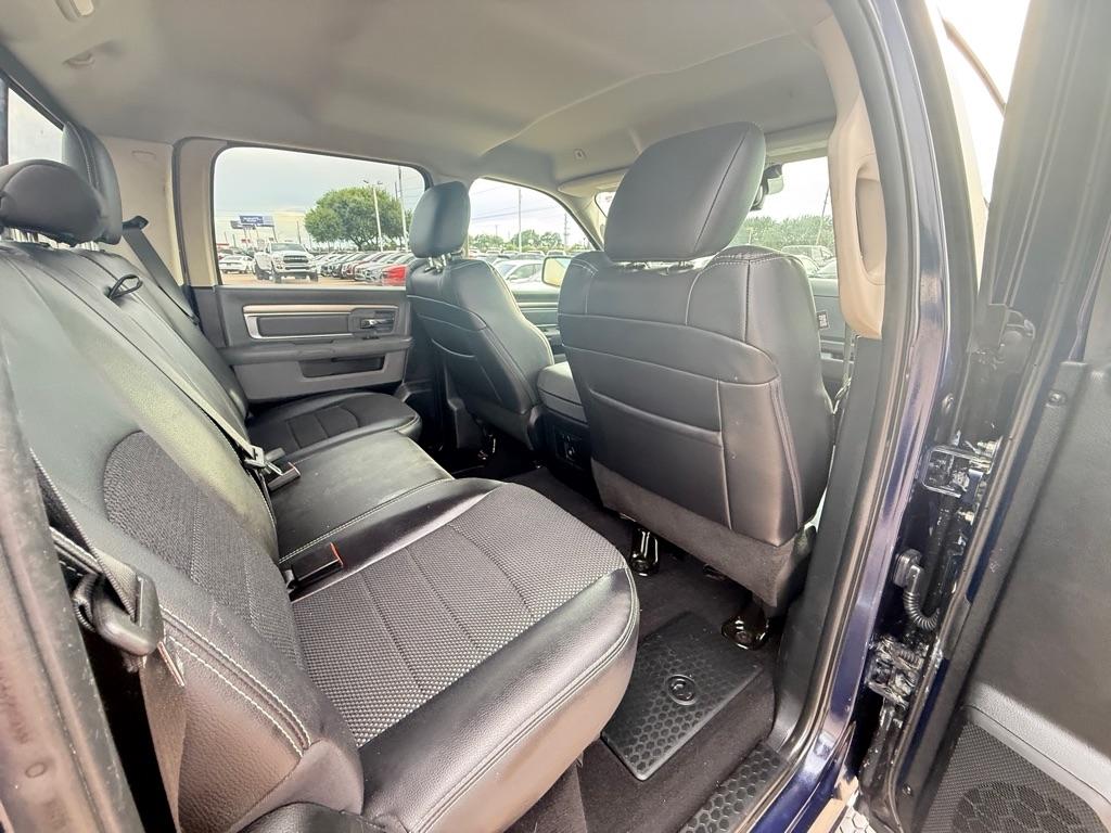 RAM 1500 SLT Crew Cab SWB 4WD 2017
