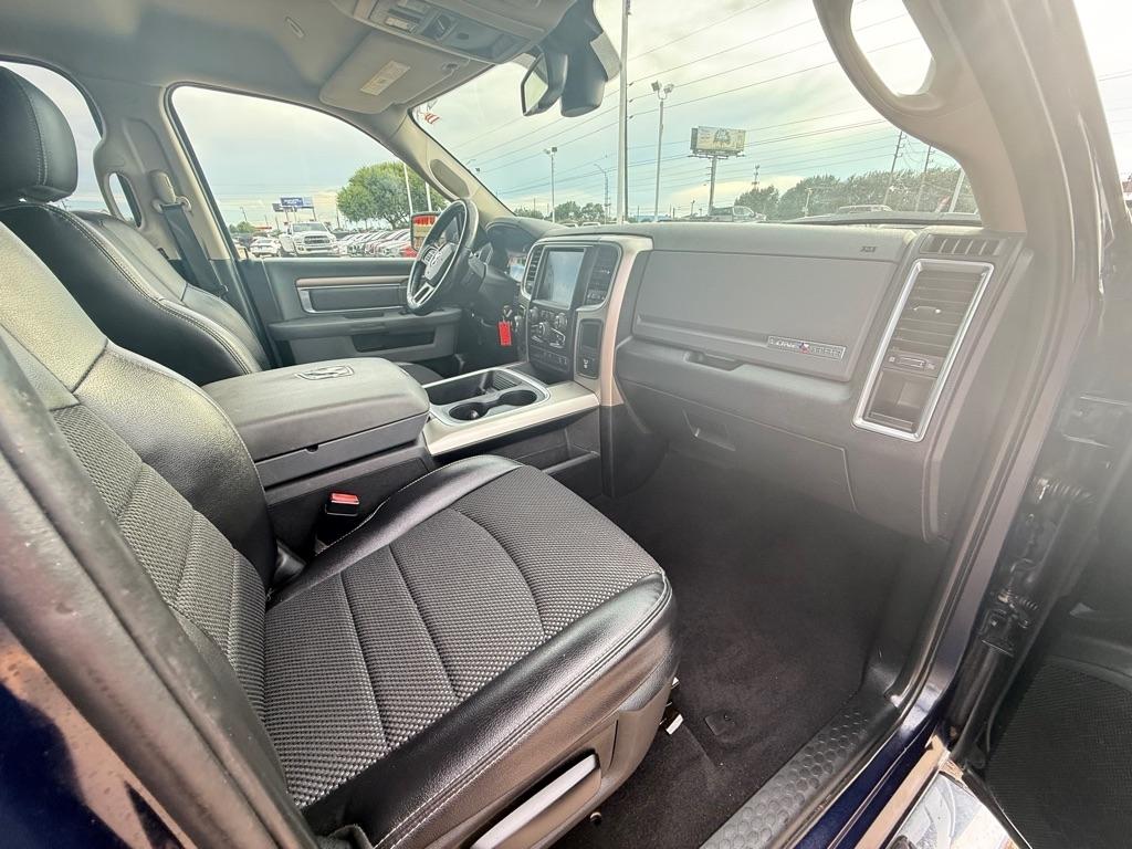 RAM 1500 SLT Crew Cab SWB 4WD 2017
