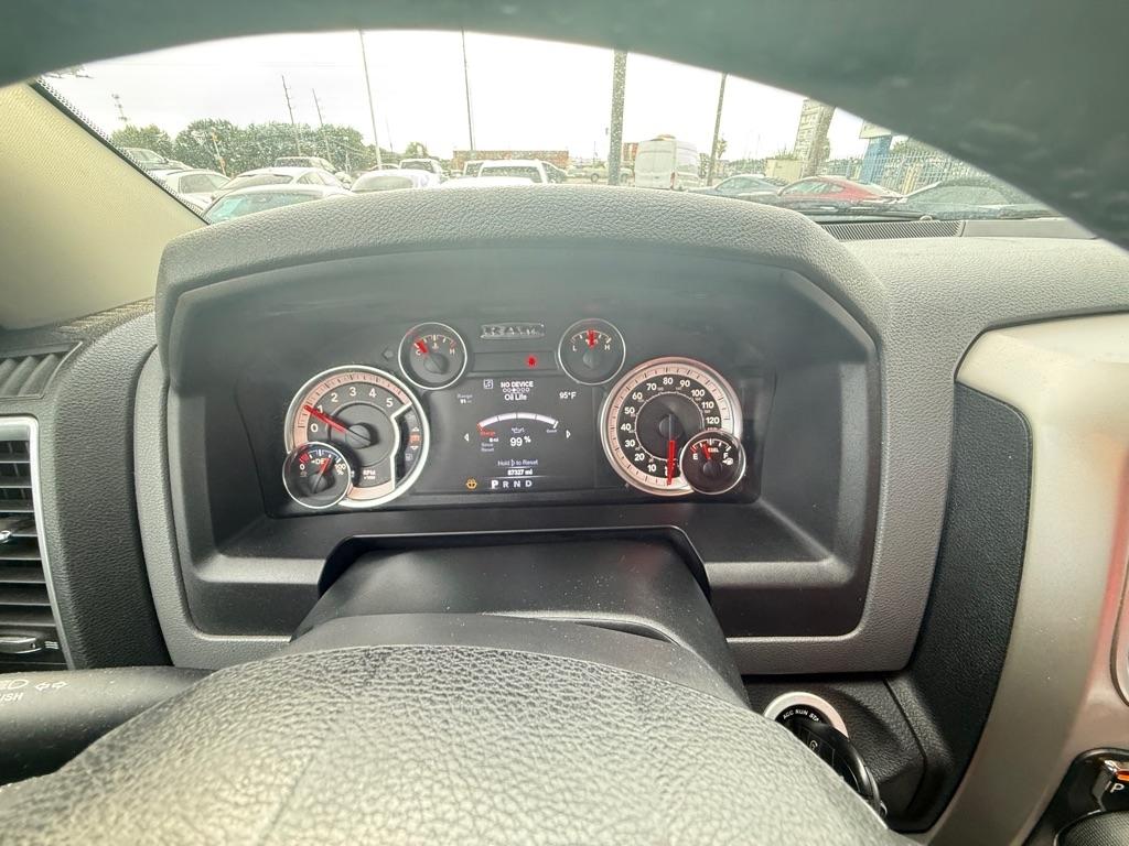 RAM 1500 SLT Crew Cab SWB 4WD 2017