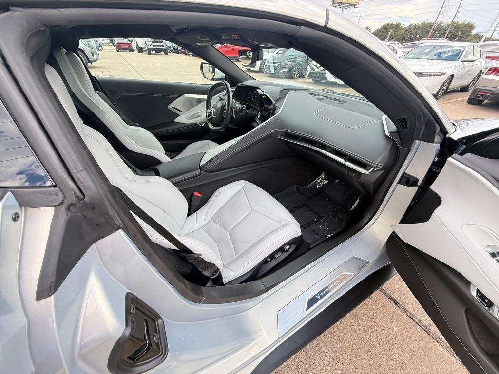 Chevrolet Corvette 2dr Stingray Cpe w/2LT 2021