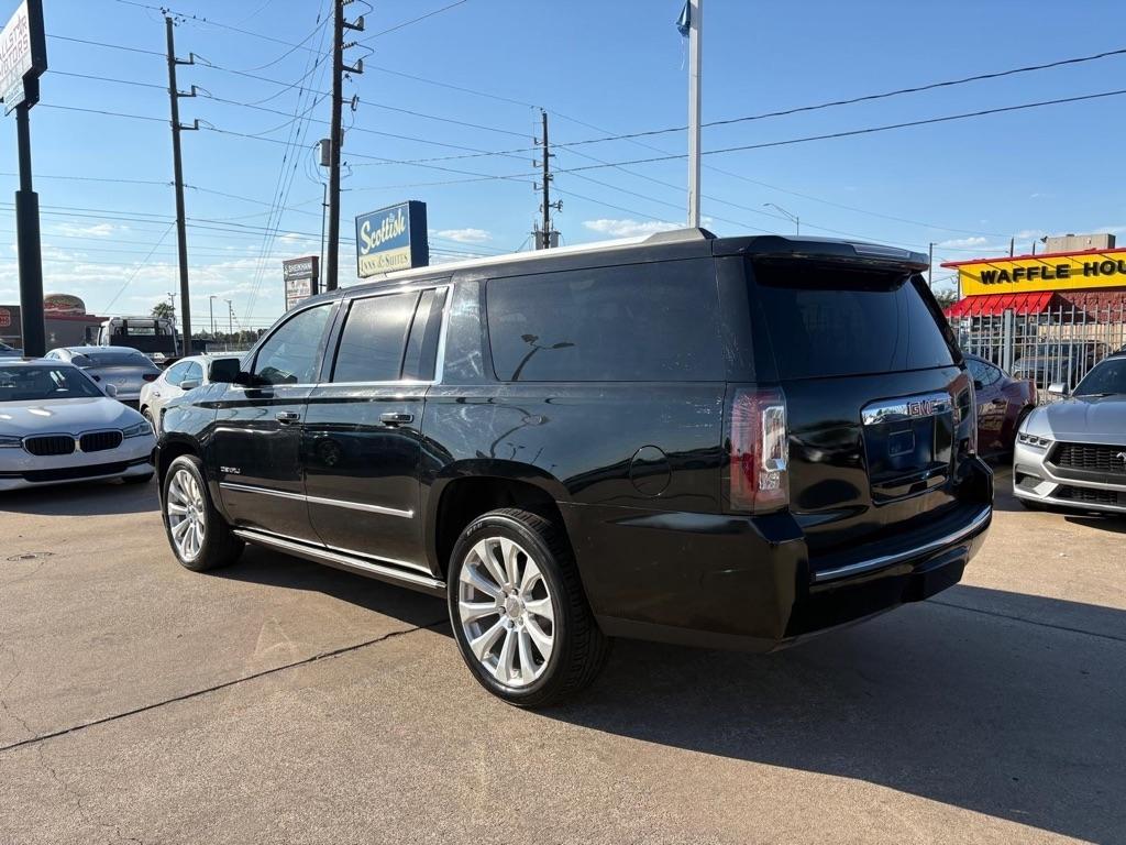 GMC Yukon XL Denali 4WD 2017