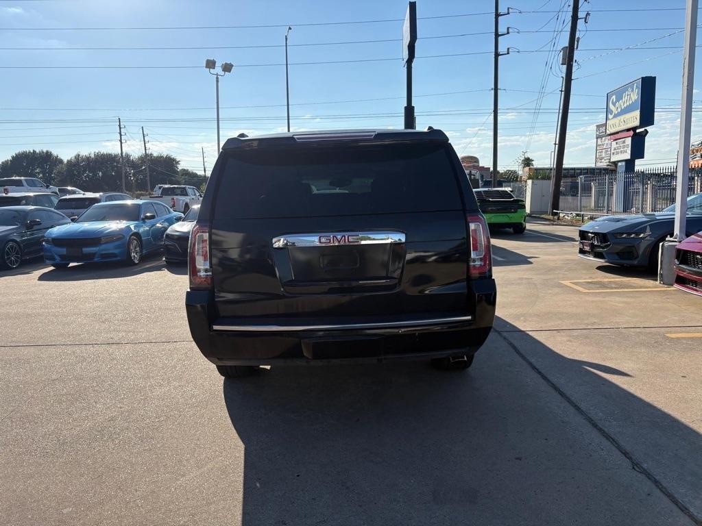 GMC Yukon XL Denali 4WD 2017
