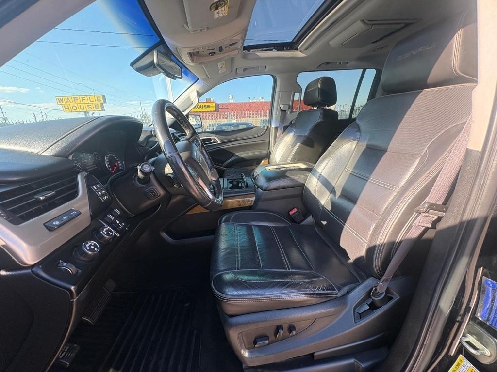 GMC Yukon XL Denali 4WD 2017