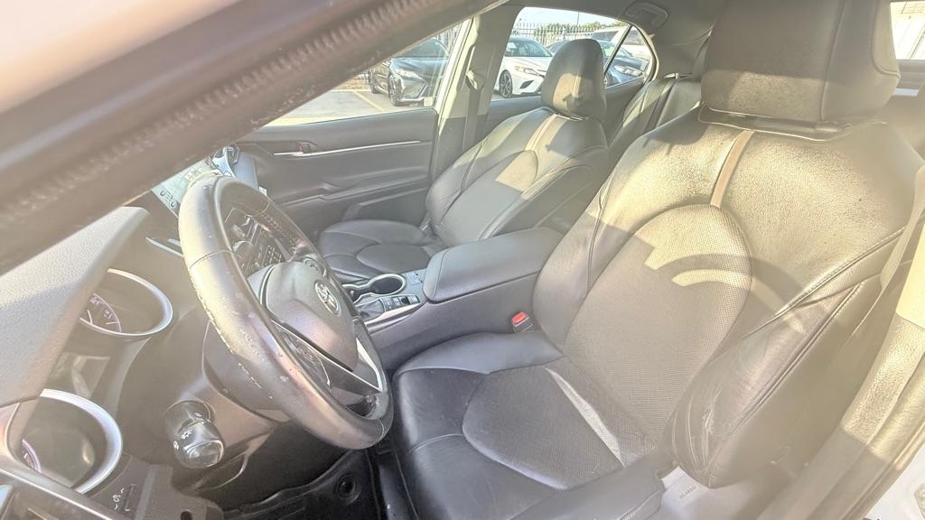 Toyota Camry Hybrid XLE 2022