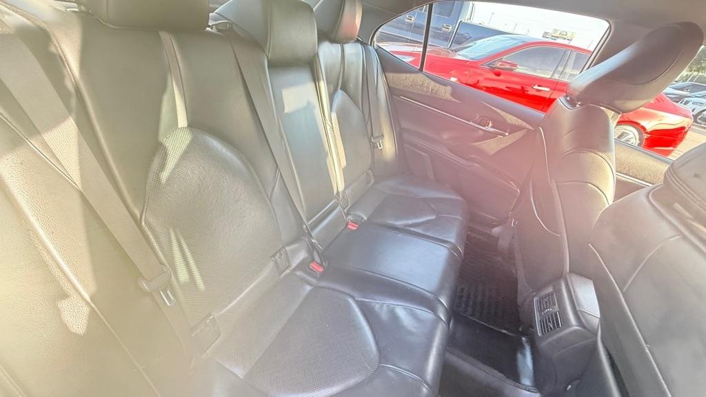 Toyota Camry Hybrid XLE 2022