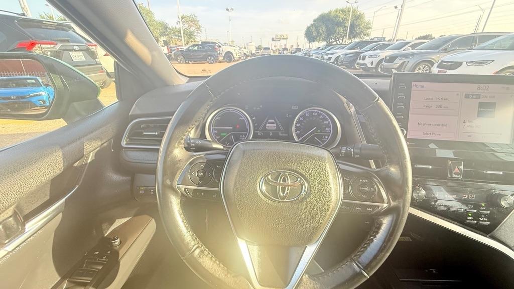 Toyota Camry Hybrid XLE 2022