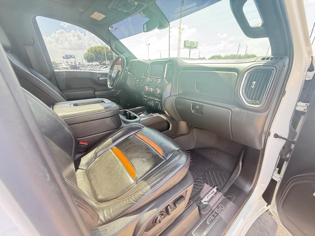 GMC Sierra 1500 Limited 4WD Crew Cab 147" AT4 2022