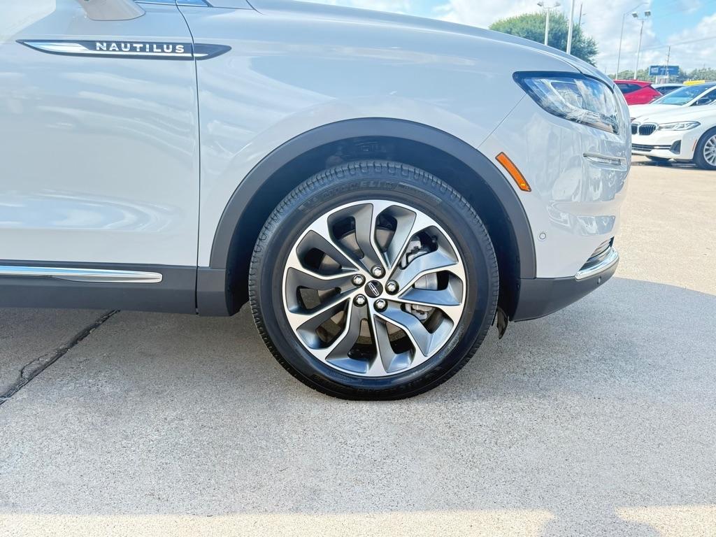 Lincoln Nautilus Reserve AWD 2022