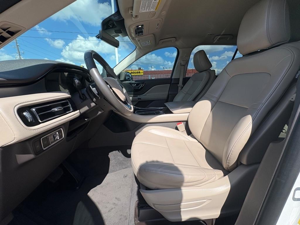 Lincoln Aviator Standard AWD 2023