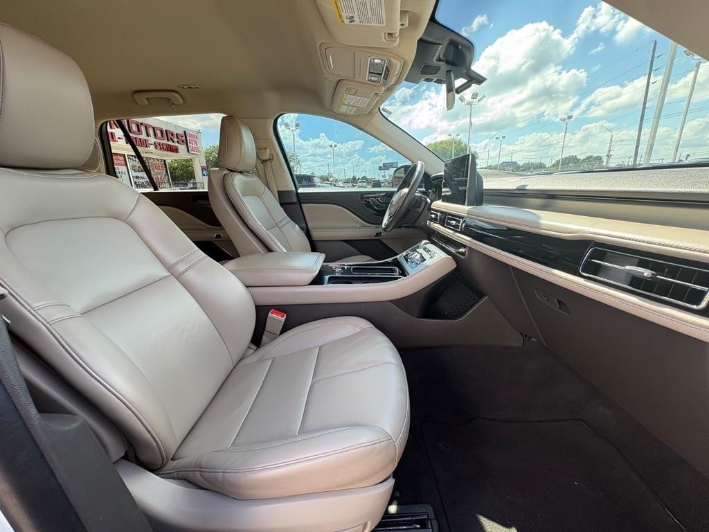 Lincoln Aviator Standard AWD 2023