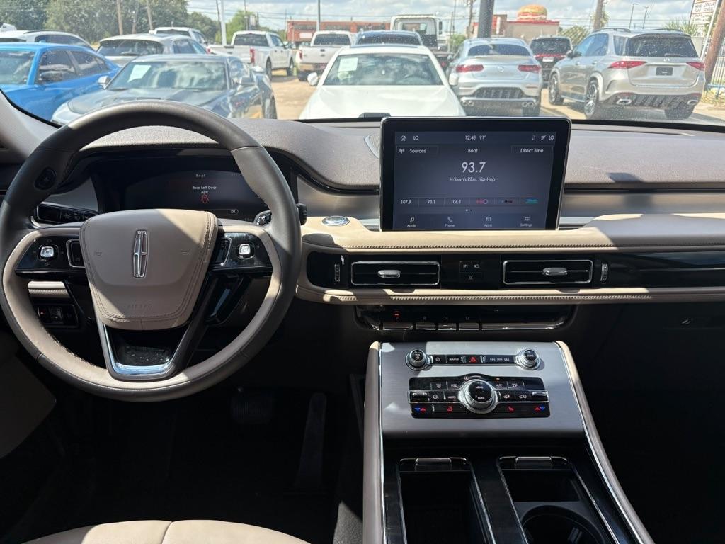 Lincoln Aviator Standard AWD 2023