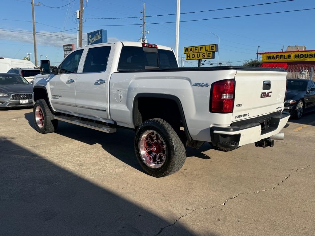 GMC Sierra 2500HD Denali Crew Cab 4WD 2019