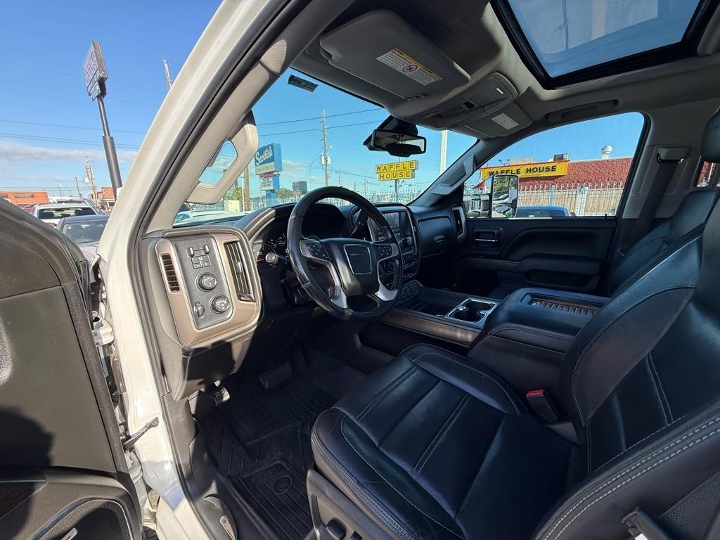 GMC Sierra 2500HD Denali Crew Cab 4WD 2019