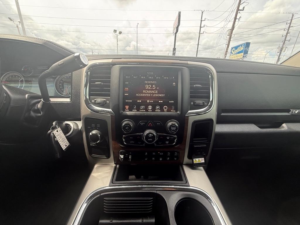 RAM 2500 Laramie 4x4 Crew Cab 6'4" Box 2017
