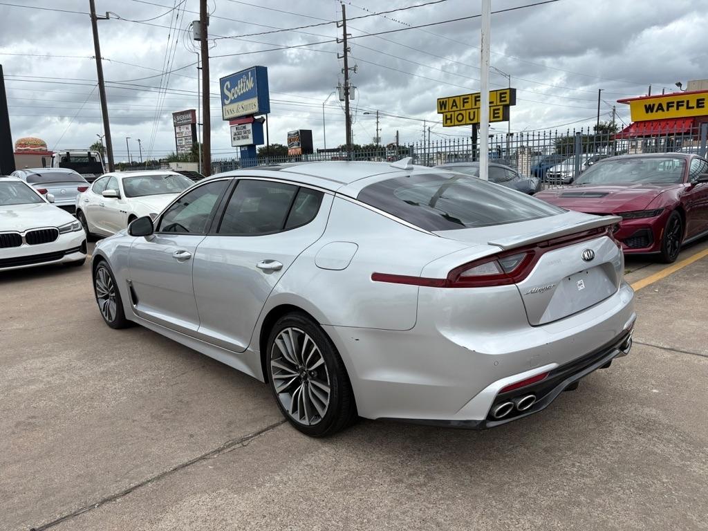 Kia Stinger Premium RWD 2018