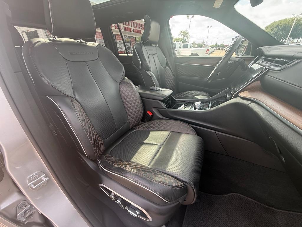 Jeep Grand Cherokee Summit 4WD 2025