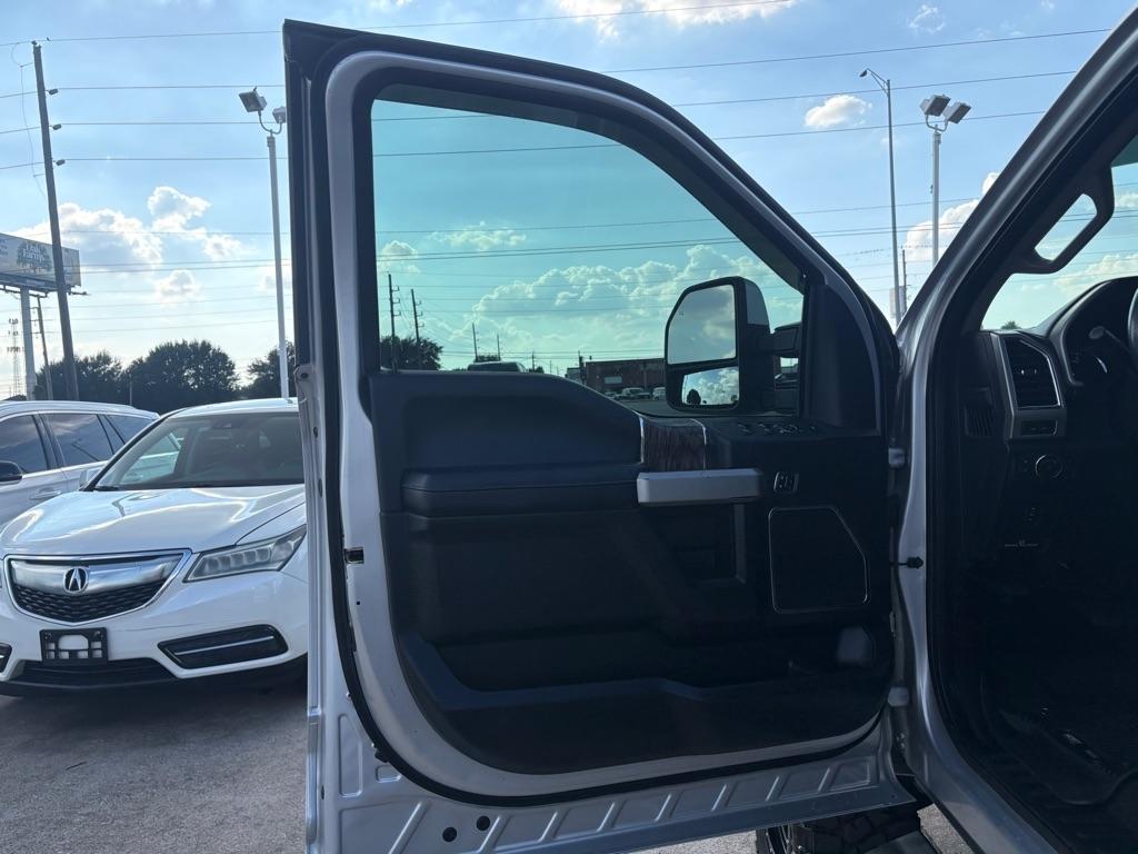 Ford F-250 SD Lariat Crew Cab 4WD 2018