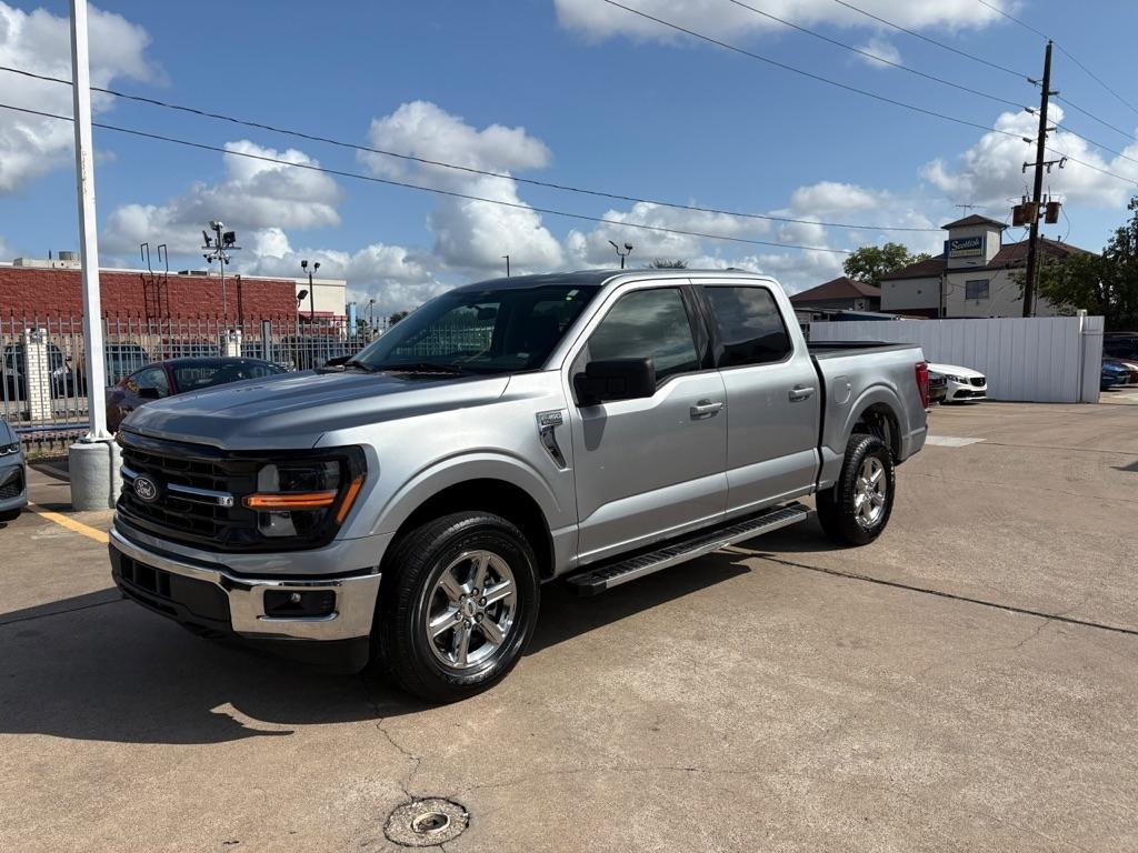 Ford F-150 XLT SuperCrew 4WD 2025
