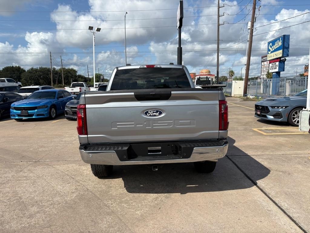 Ford F-150 XLT SuperCrew 4WD 2025