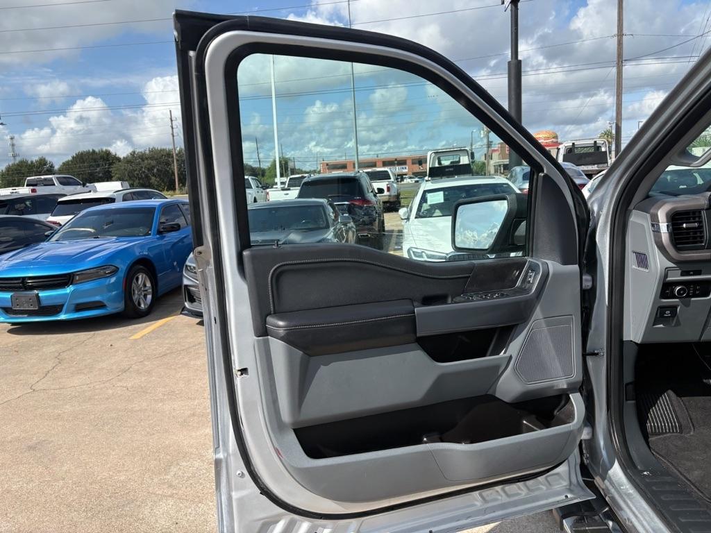 Ford F-150 XLT SuperCrew 4WD 2025