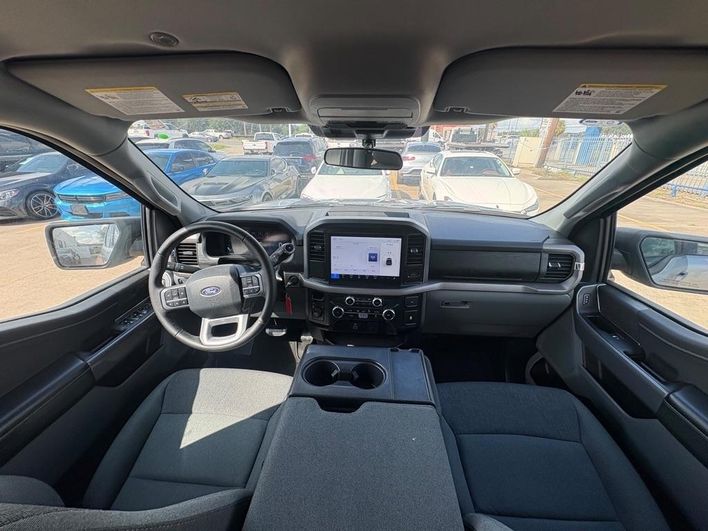 Ford F-150 XLT SuperCrew 4WD 2025