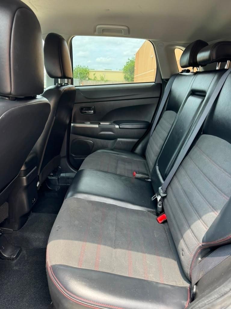 Mitsubishi Outlander Sport 2.0 ES 4WD 2025