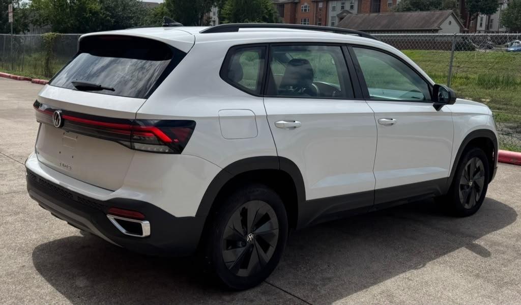 Volkswagen Taos S 2025