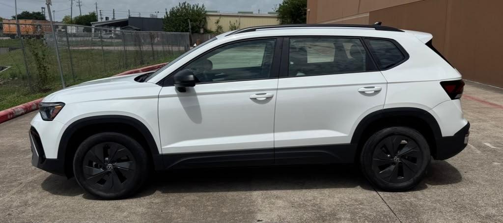 Volkswagen Taos S 2025