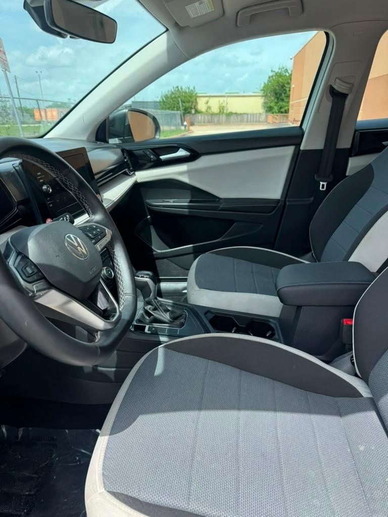 Volkswagen Taos S 2025