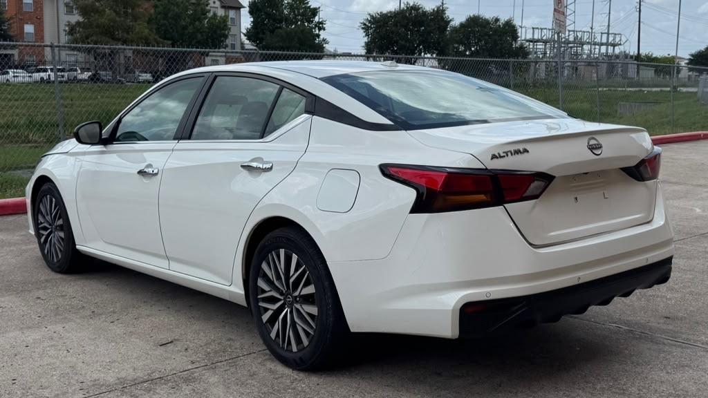 Nissan Altima 2.5 SV 2025
