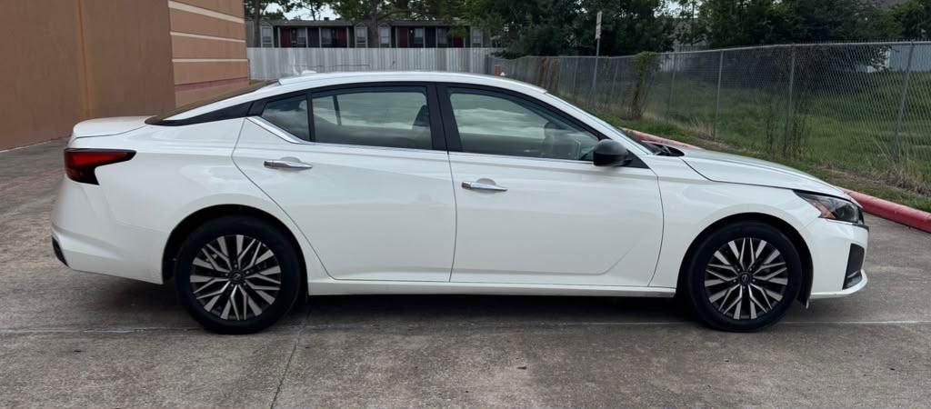 Nissan Altima 2.5 SV 2025