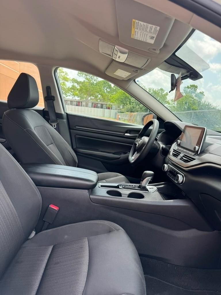 Nissan Altima 2.5 SV 2025