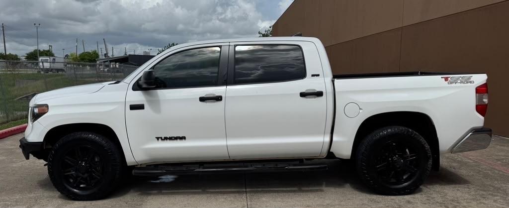 Toyota Tundra SR5 5.7L V8 CrewMax 4WD 2020