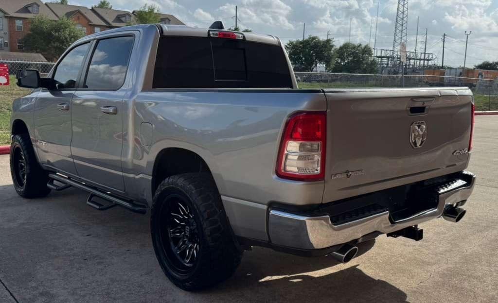 RAM 1500 Lone Star 4x4 Crew Cab 5'7" Box 2022