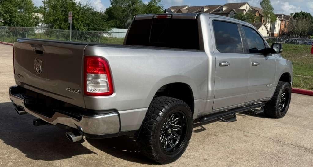 RAM 1500 Lone Star 4x4 Crew Cab 5'7" Box 2022