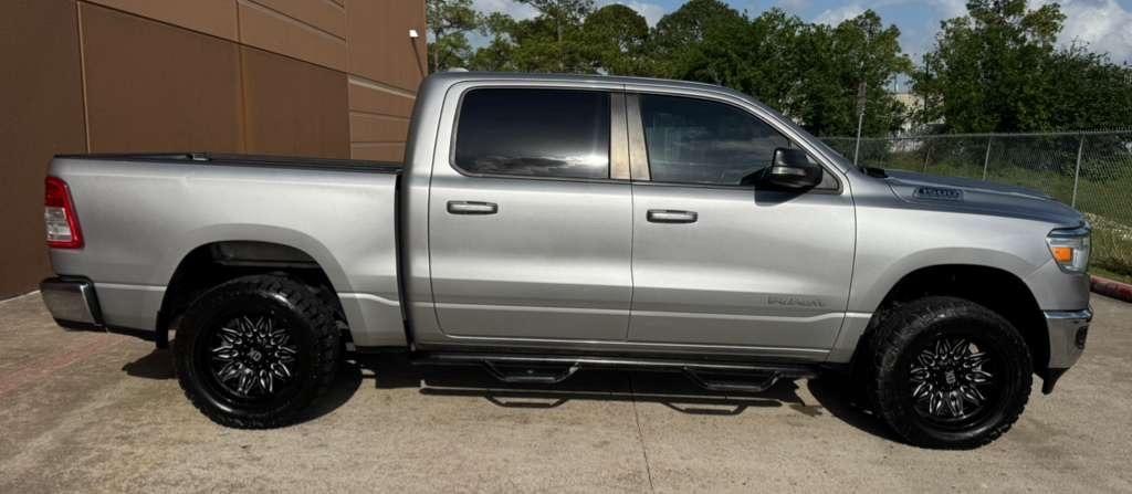 RAM 1500 Lone Star 4x4 Crew Cab 5'7" Box 2022