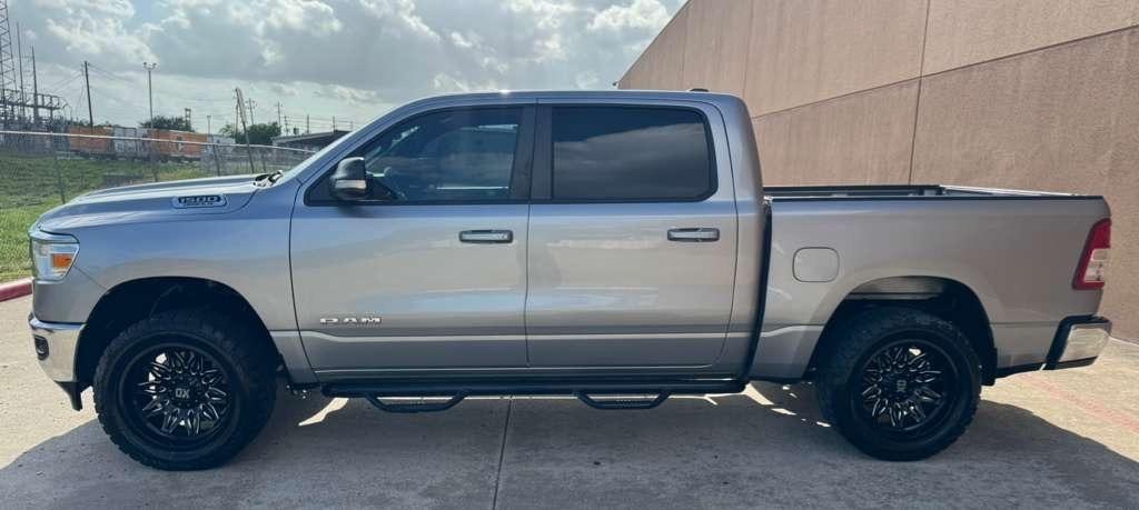 RAM 1500 Lone Star 4x4 Crew Cab 5'7" Box 2022